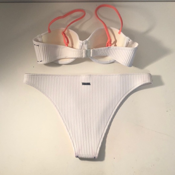 Triangl Bikini - Picture 6 of 6